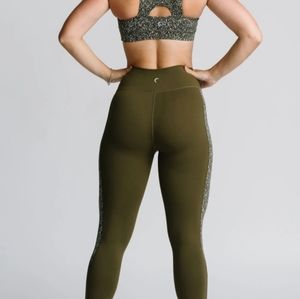 Zyia leggings